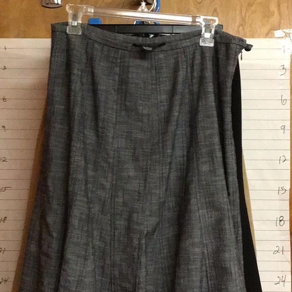 LARRY LEVINE women’s flared skirt sz 10 Dark dark gray/ light black - Picture 3 of 7
